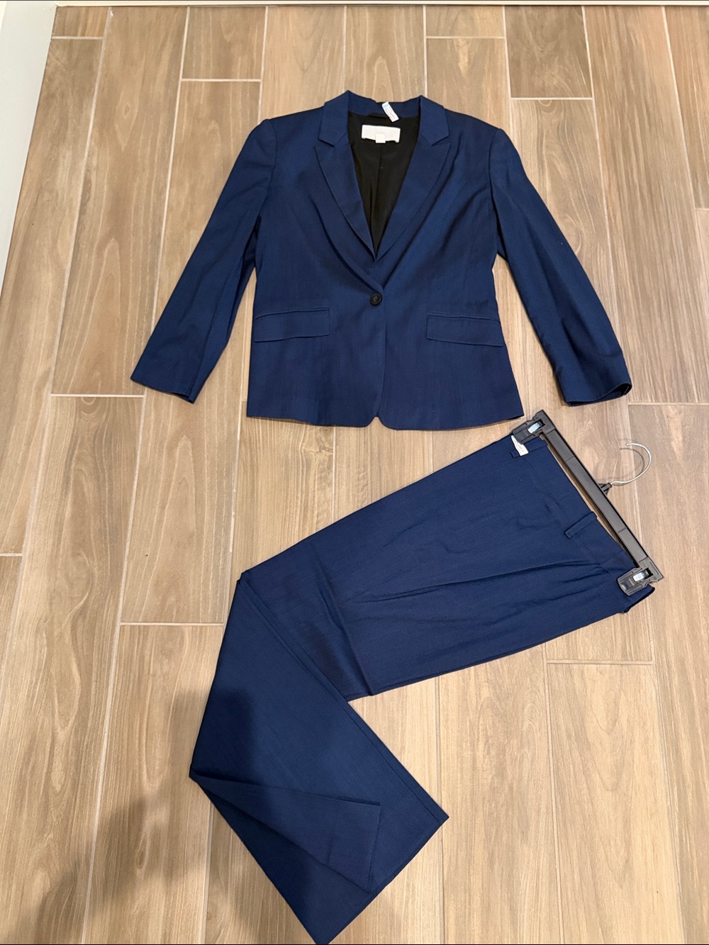 Classic HUGO BOSS Navy Women's Suit Blazer & Pants PETITE